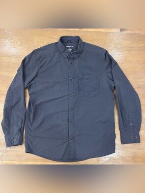 Swiss Tech Men's Dark Gray Casual Button-Down Shirt